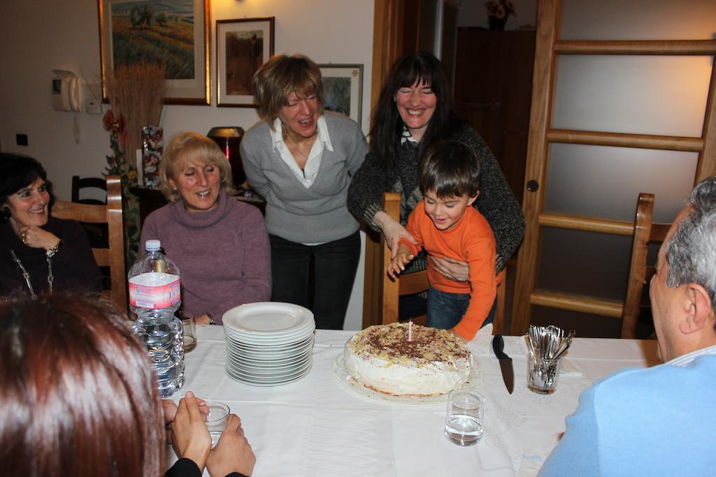 Albergo Ristorante Montecucco Da Tobia Sigillo Екстер'єр фото