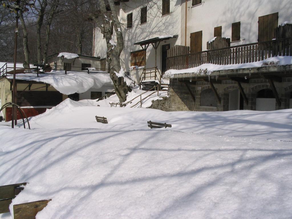 Albergo Ristorante Montecucco Da Tobia Sigillo Екстер'єр фото